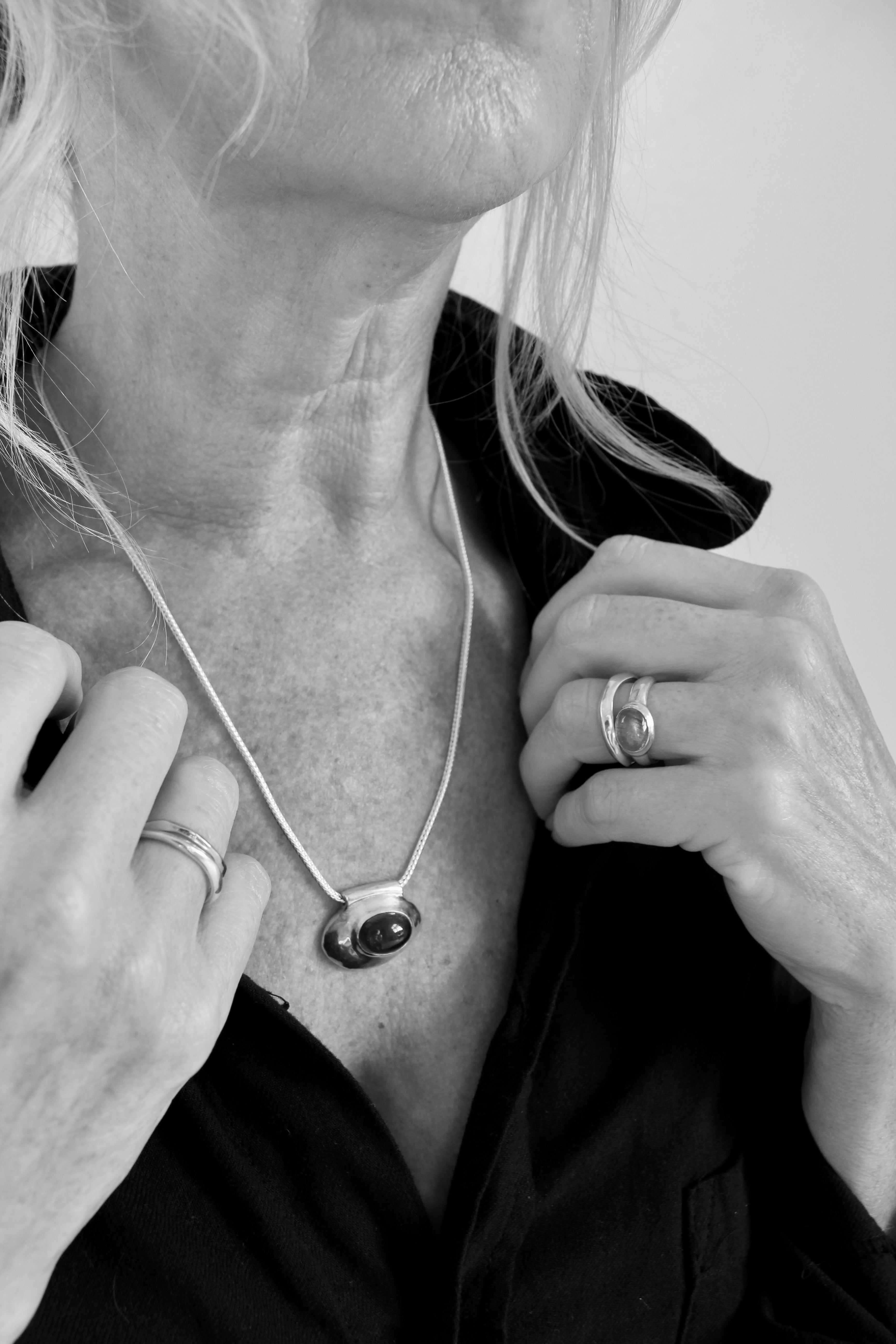 Large Oona Pendant Necklace