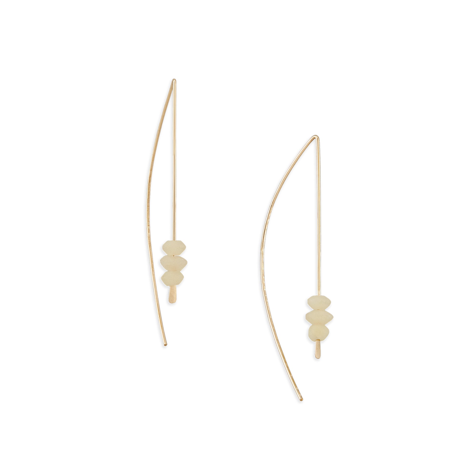 A modern threader earring with a pop of color from semi-precious onyx stones, the arch earring is sure to be a staple