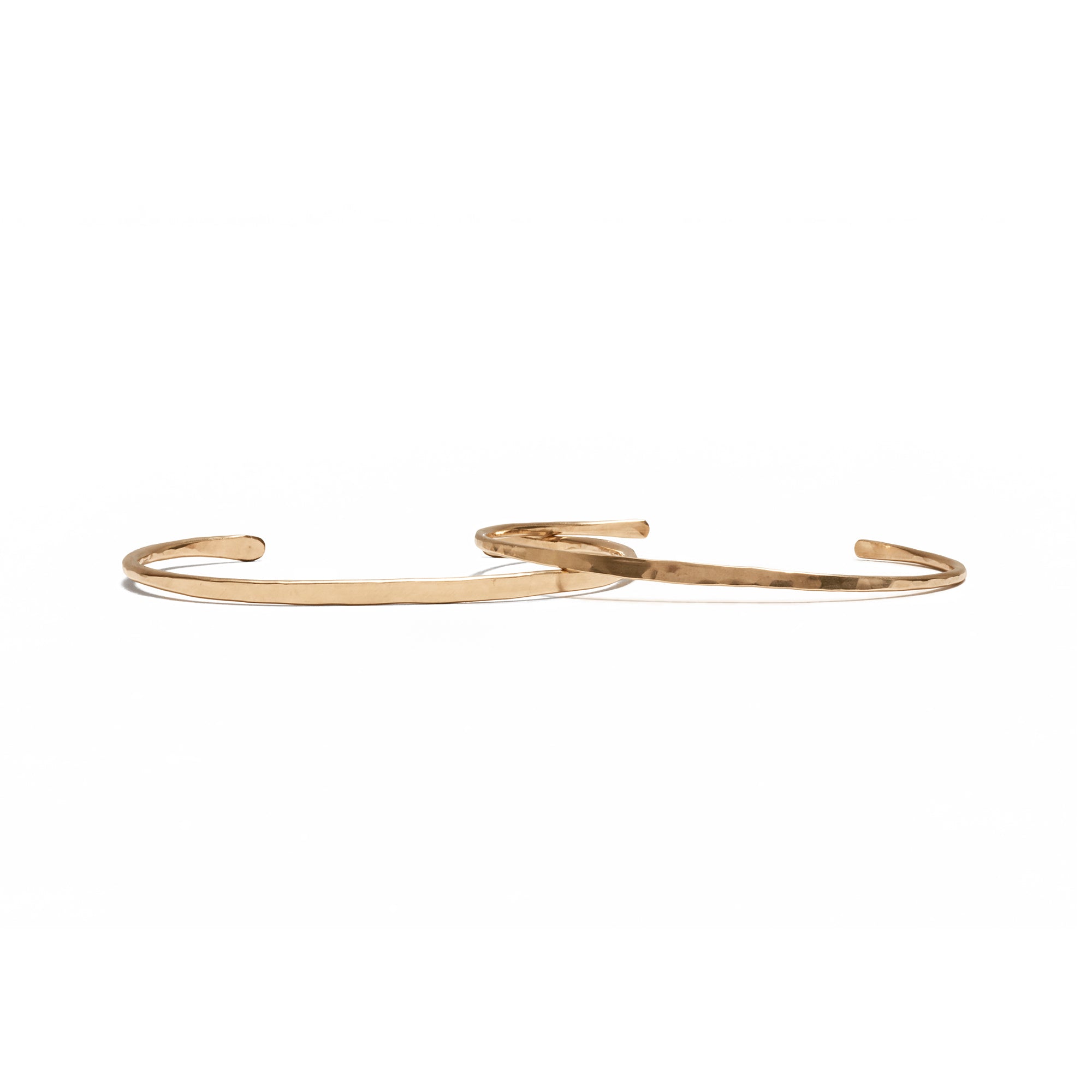Sleek and sophisticated, the Thin Simple Forged Cuff is the perfect addition to a minimalist collection.